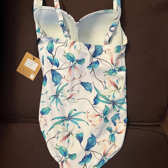 Niptuck Other - Size 4 Niptuck bathing suit